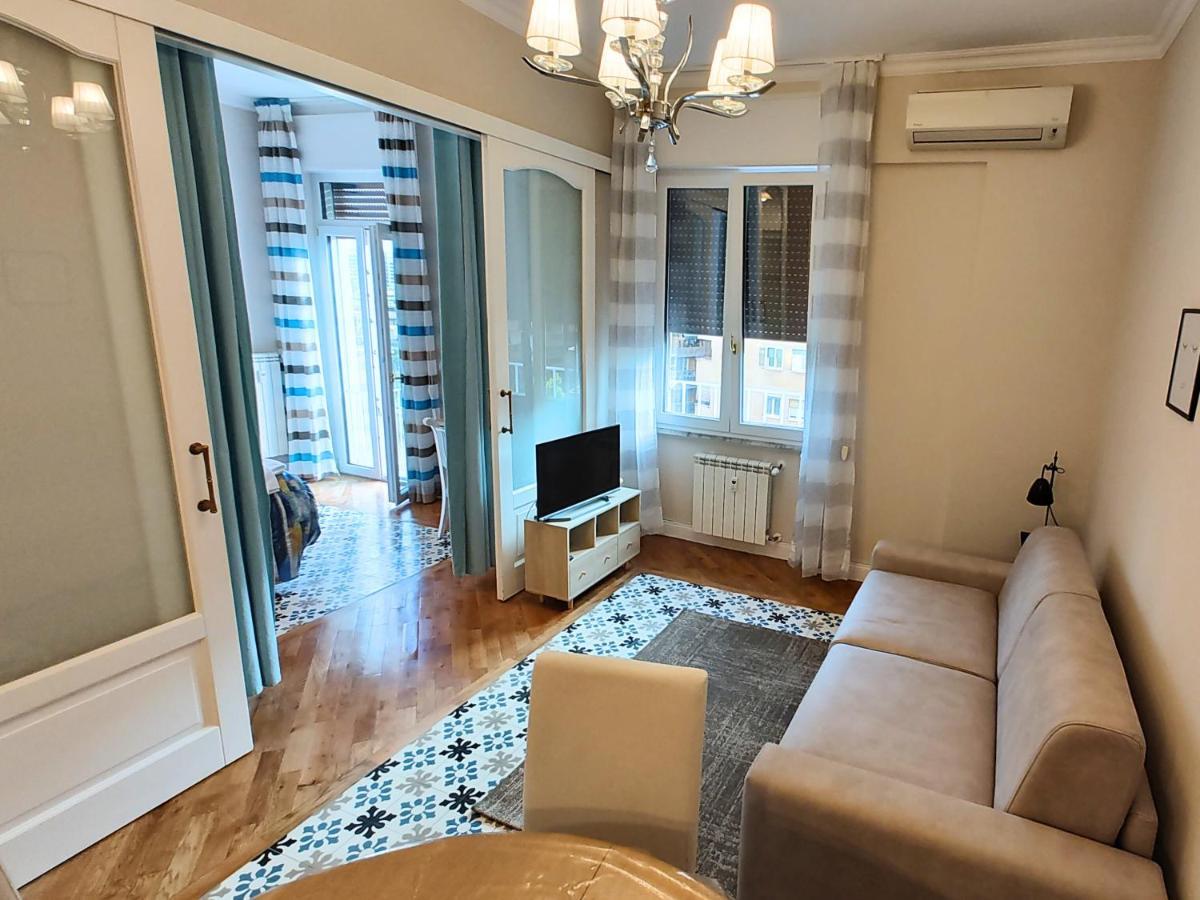 Luxury Apartment By Palazzo Senesi Rome Exterior photo